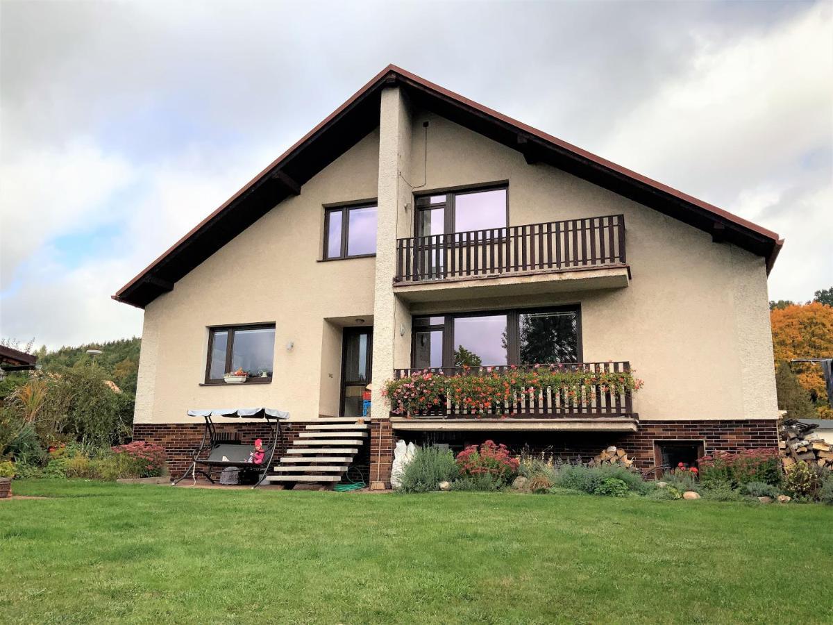 Apartman V Podkrovi Hostinné Exterior foto